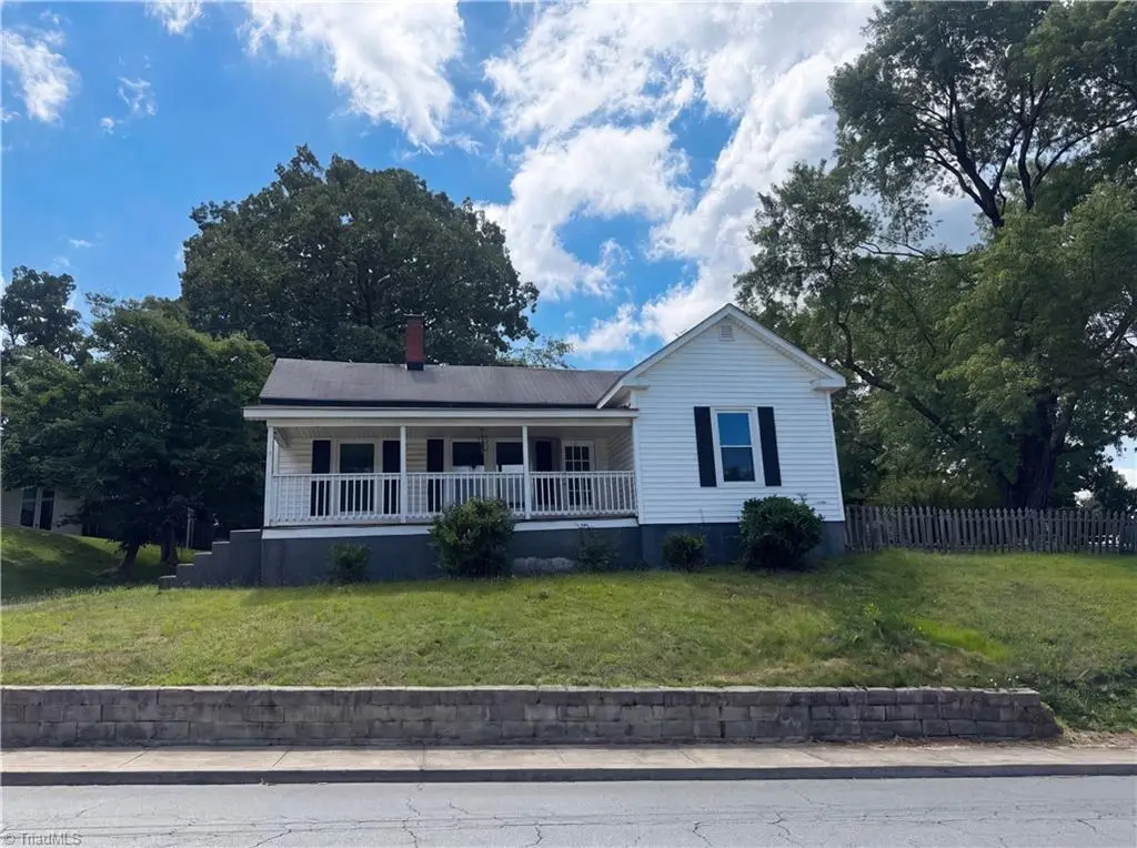 309 Worth Street, Mount Airy, NC 27030 - #1