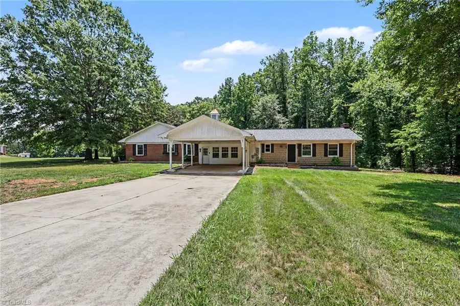 3063 Georgia Road, Yadkinville, NC 27055 - #2