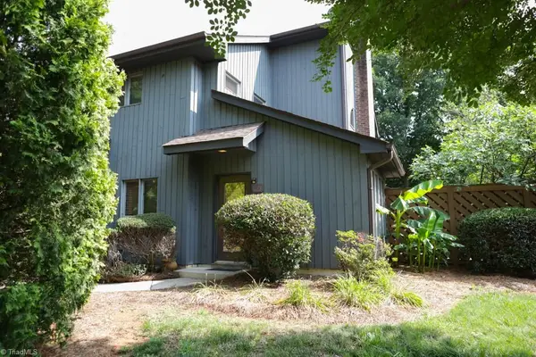 210 College Road #706, Greensboro, NC 27410