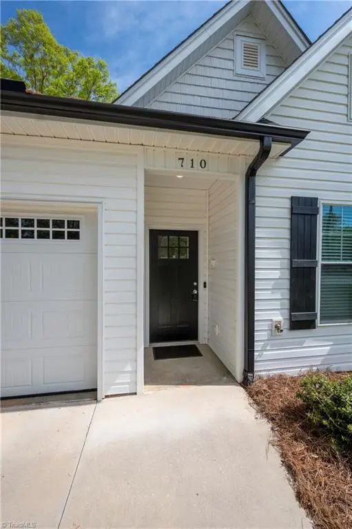 710 W Lee Avenue, Yadkinville, NC 27055 - #2