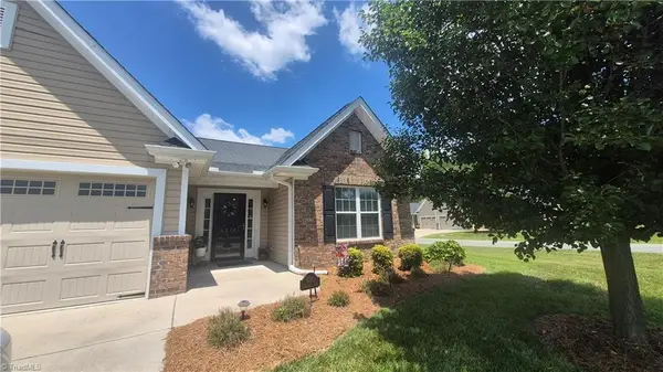 6210 Queens Gate Court, Clemmons, NC 27012
