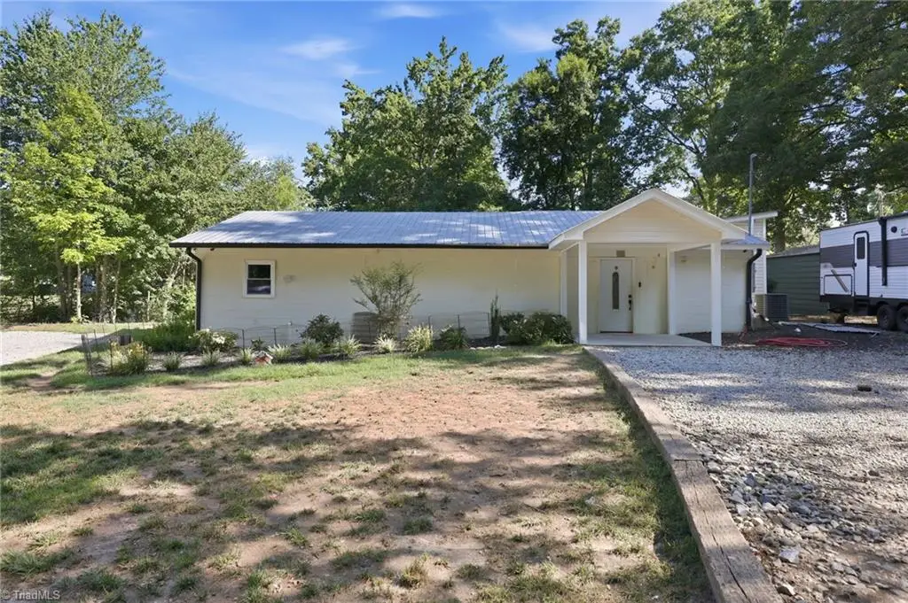 901 Decker Road, Thomasville, NC 27360 - #1