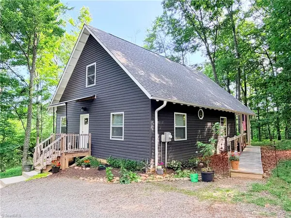 74 Forest Lane, Ennice, NC 28623