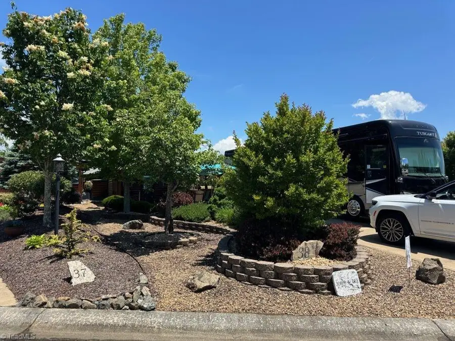 2524 Edmonds Road #38, Galax, VA 24333 - #2
