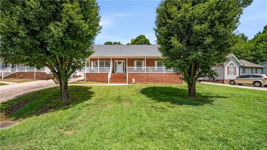 108 Larkspur Lane, Thomasville, NC 27360 - #2
