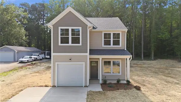 122 Maplewood Avenue, Thomasville, NC 27360
