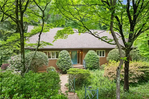 1090 Yorkshire Road, Winston-Salem, NC 27106