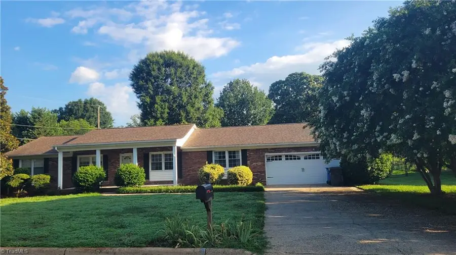 212 Vandyke Street, Kernersville, NC 27284 - #2