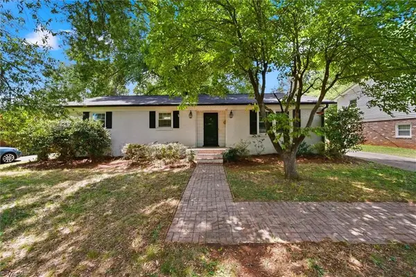 3737 Vandalia Drive, Winston-Salem, NC 27104
