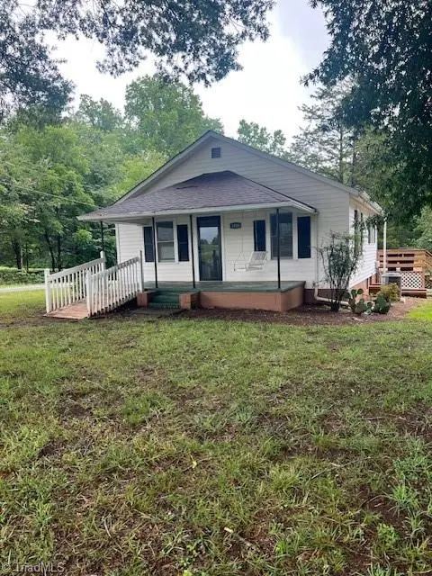 1008 Willard Drive, Yadkinville, NC 27055