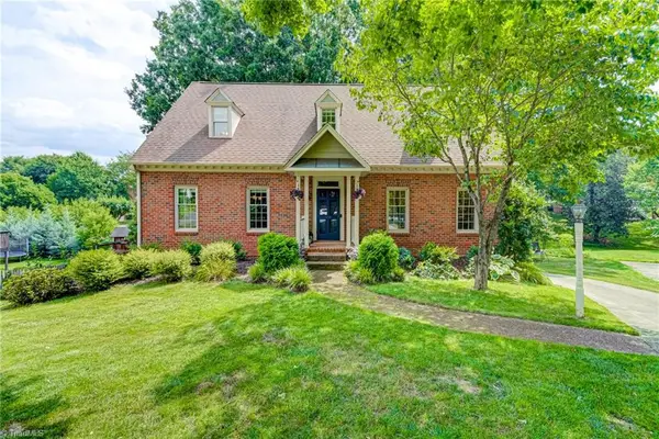 925 Ashley Glen Drive, Winston-Salem, NC 27106
