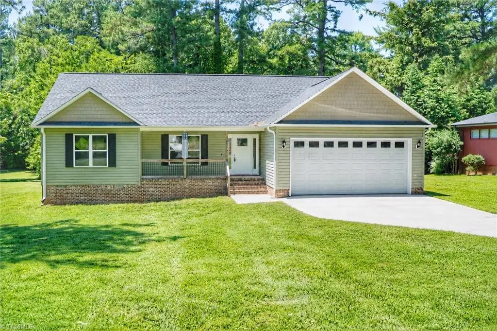 121 Maplewood Avenue, Thomasville, NC 27360 - #1