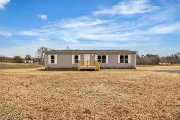 275 Carlton Road, Boomer, NC 28606