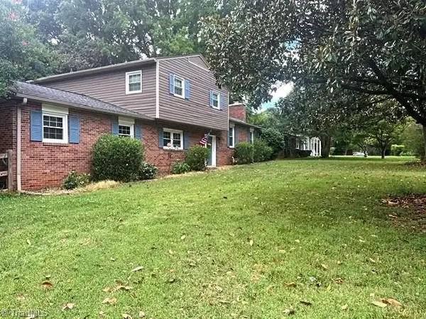 3830 Ranchwood Drive, Clemmons, NC 27012
