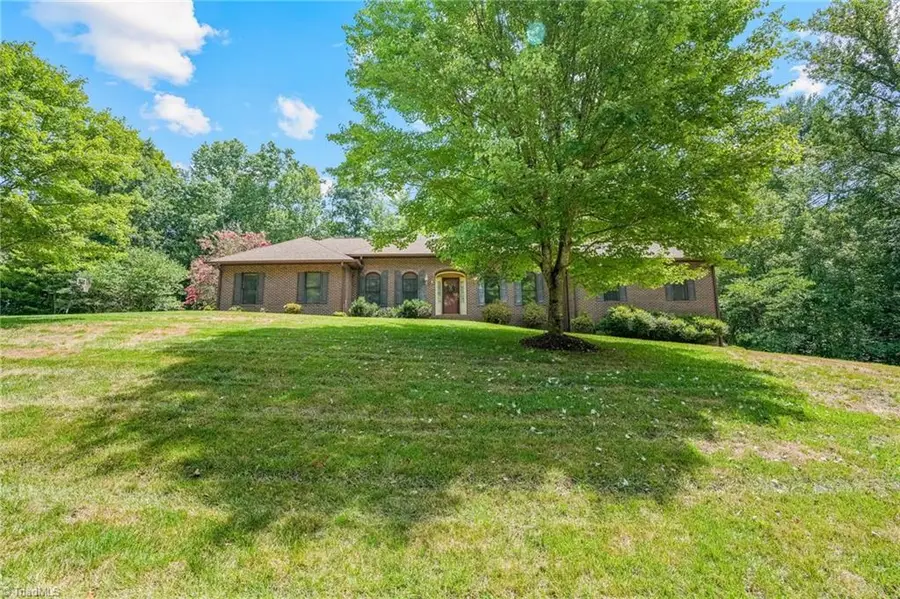 913 Colonial Heights, North Wilkesboro, NC 28659 - #3
