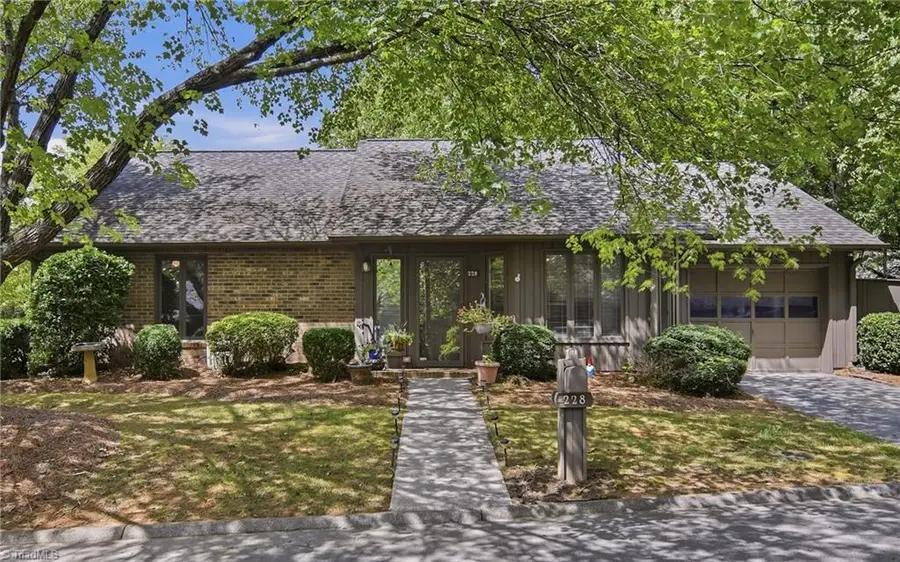 228 Barrington Place, Winston Salem, NC 27104 - #2