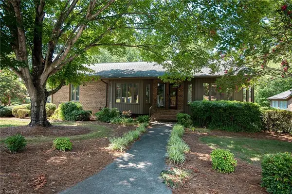 137 Breckindale Circle, Winston-Salem, NC 27104