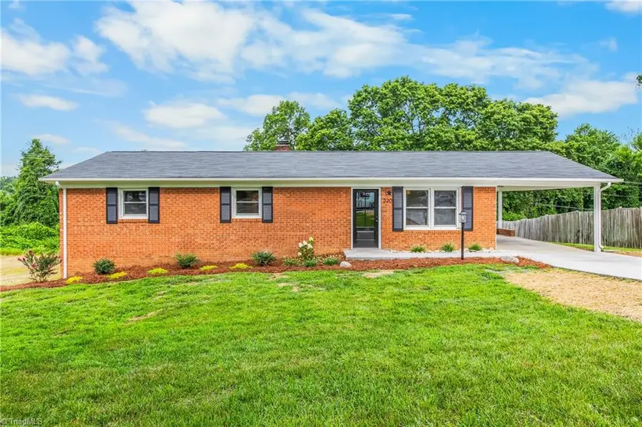220 Kerner Knolls Drive, Kernersville, NC 27284 - #3
