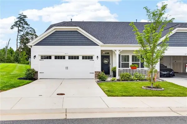 1671 Coopers Hawk Drive, Kernersville, NC 27284