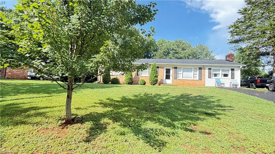 110 Sarah Street, Mount Airy, NC 27030 - #3