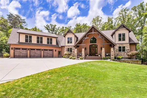 7371 Hidden View Drive, Oak Ridge, NC 27310