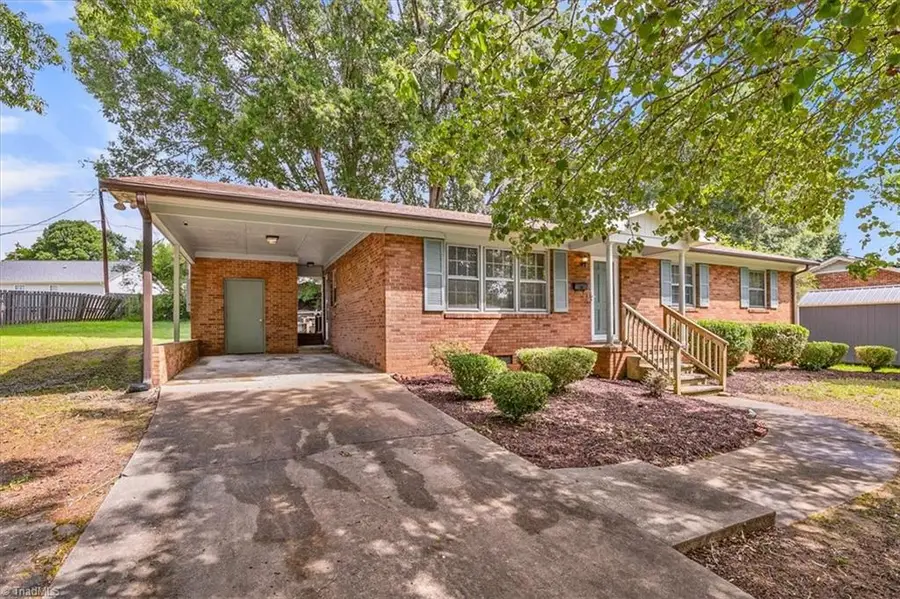 508 Wentworth Drive, Graham, NC 27253 - #2