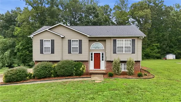 4051 Village Trace Drive, Tobaccoville, NC 27050