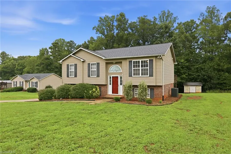 4051 Village Trace Drive, Tobaccoville, NC 27050 - #3
