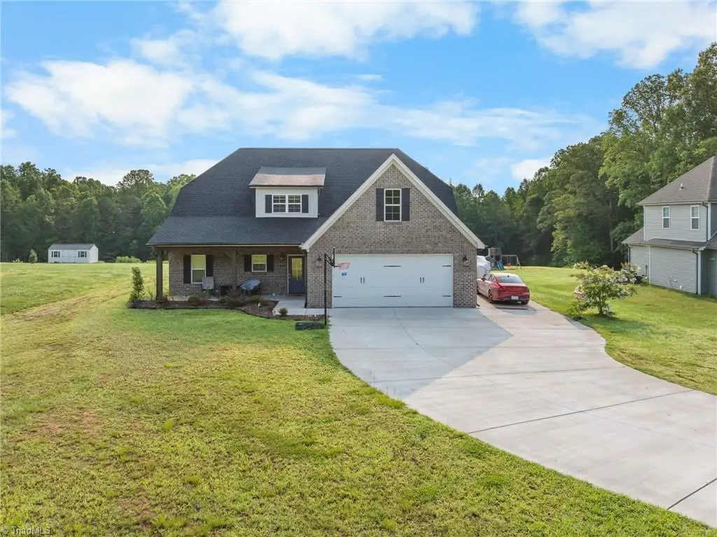 4844 Old Thomasville Road, Pfafftown, NC 27107 - #1