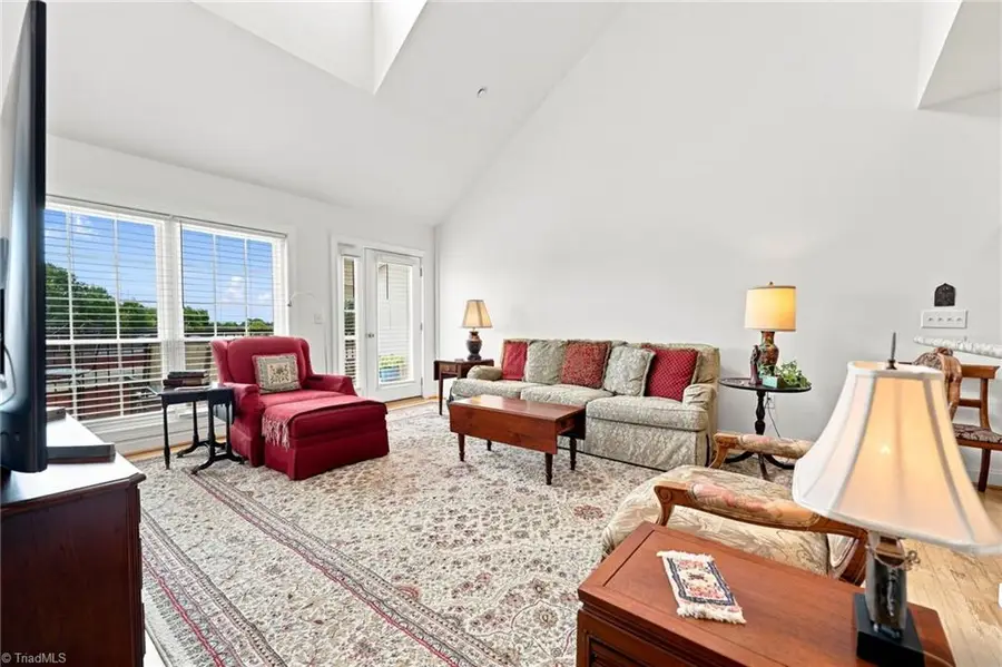 360 Elm Street #304, Greensboro, NC 27401 - #3