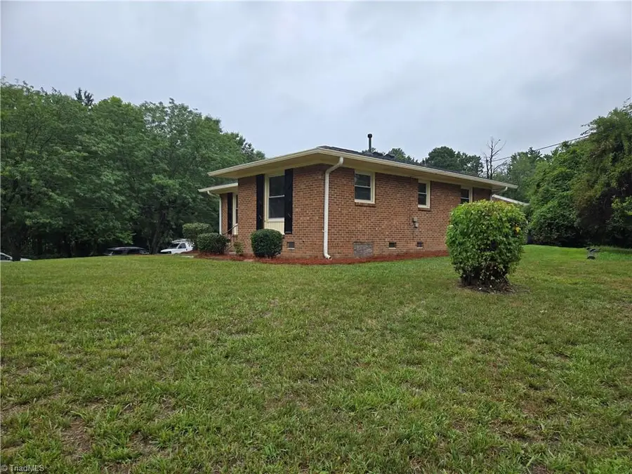 2116 Larkspur Drive, Greensboro, NC 27405 - #3