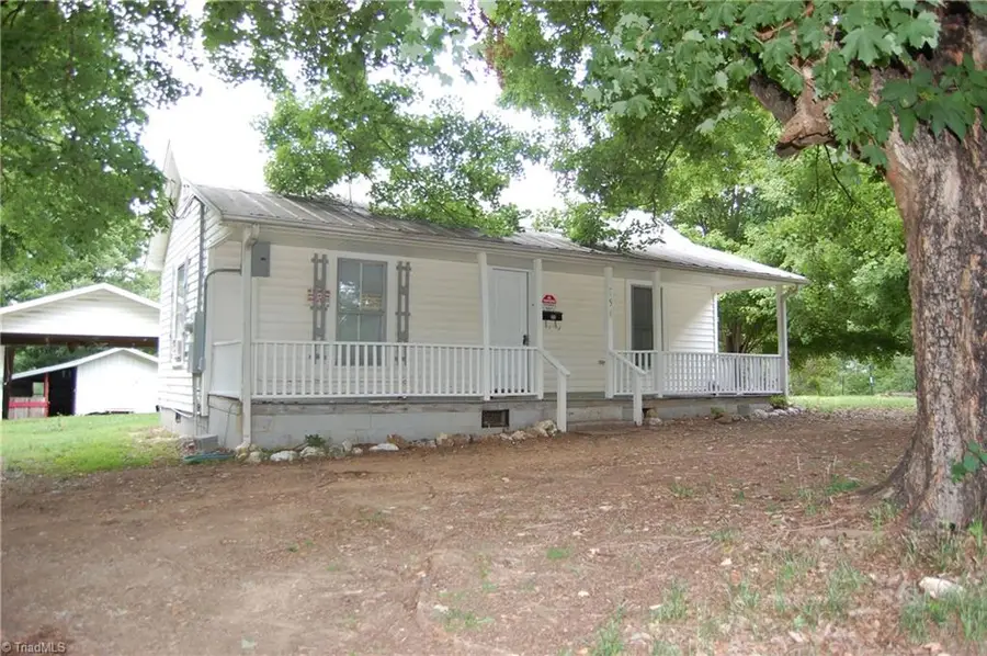 156 S Snider Street, Denton, NC 27239 - #2