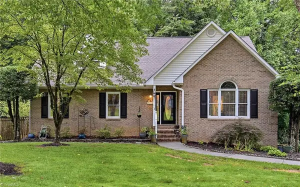 5009 Meadow Hill Court, Winston-Salem, NC 27106