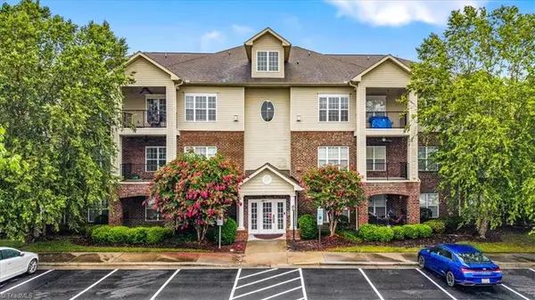 200 Lennox Drive #3B, Jamestown, NC 27282