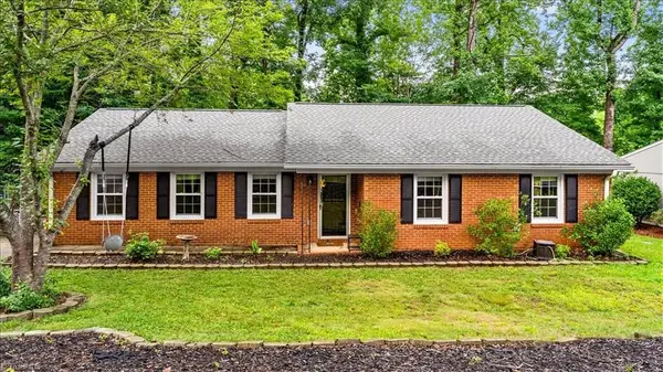 2004 Cottage Place, Greensboro, NC 27455