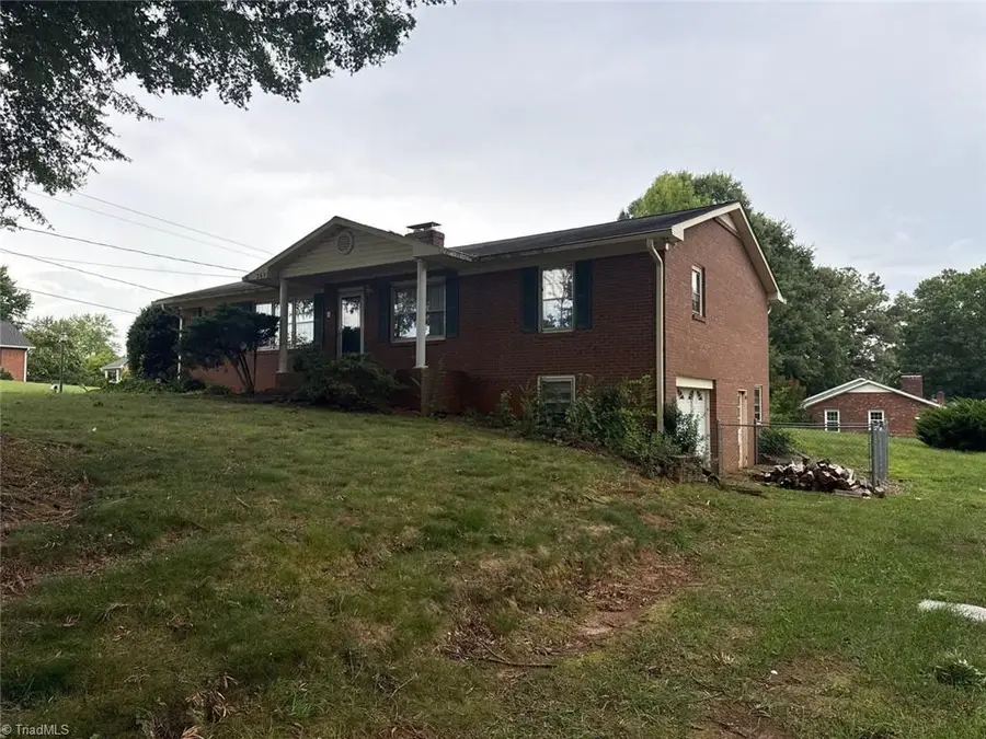 2631 Creekwood Drive, Winston Salem, NC 27103 - #3