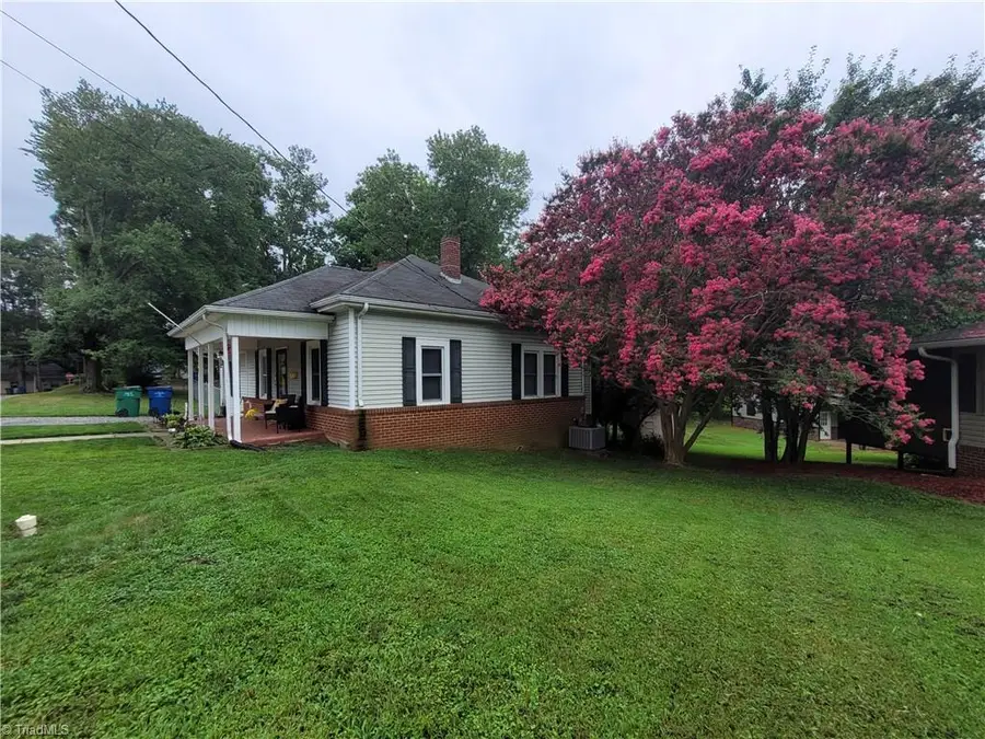 319 Hay Street, Mount Airy, NC 27030 - #3