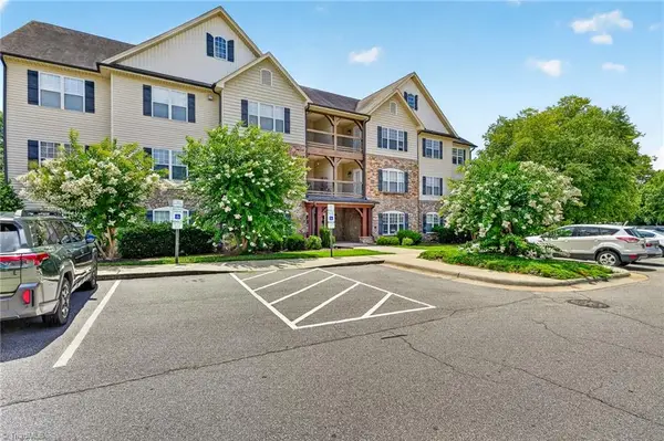 4722 Tatton Park Circle #3C, Winston-Salem, NC 27103