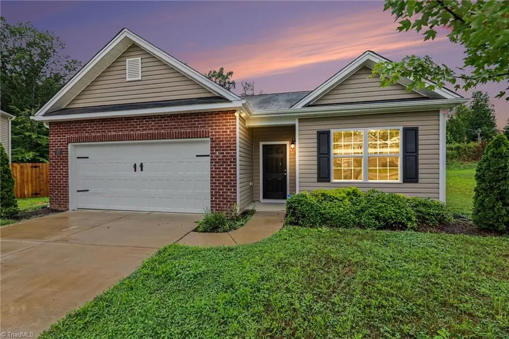 282 Sparrow Lane, Lexington, NC 27295 - #1
