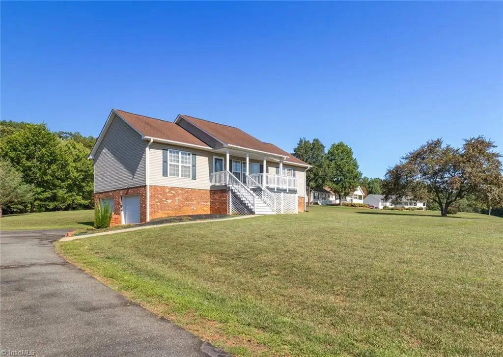 1055 Josephs Lane, Pinnacle, NC 27043 - #1