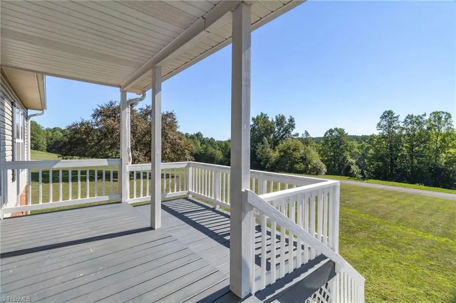 1055 Josephs Lane, Pinnacle, NC 27043 - #3