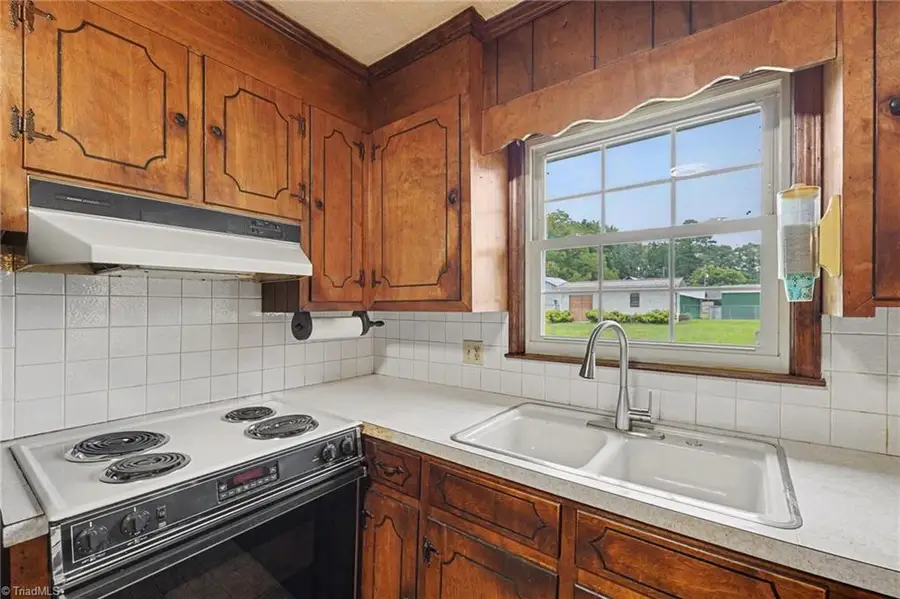 136 Beckford Drive, Lexington, NC 27295 - #3