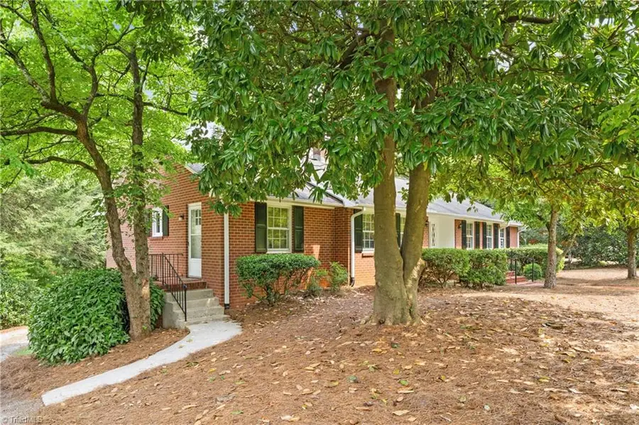817 Clovelly Road, Winston Salem, NC 27106 - #3