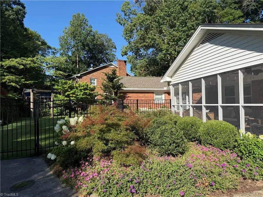 950 Croyden Street, High Point, NC 27262 - #3