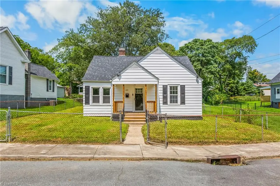 220 Broad Street, Mount Airy, NC 27030 - #2