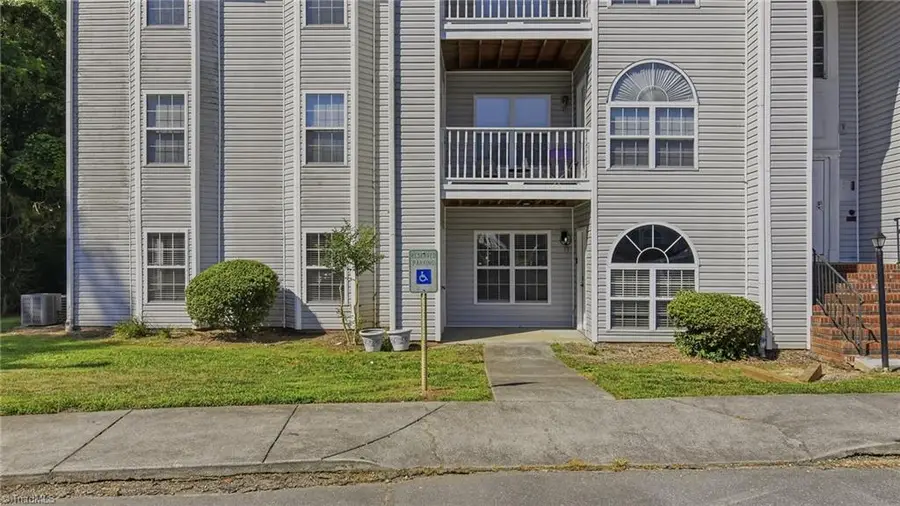 514 Rivertree Lane, Winston Salem, NC 27103 - #2