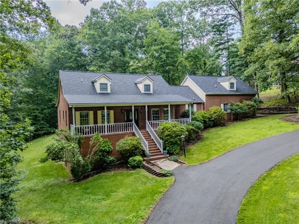 158 Oakmont Place, Mount Airy, NC 27030 - #1