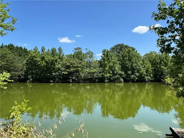 5121 W Wendover Avenue, Jamestown, NC 27282