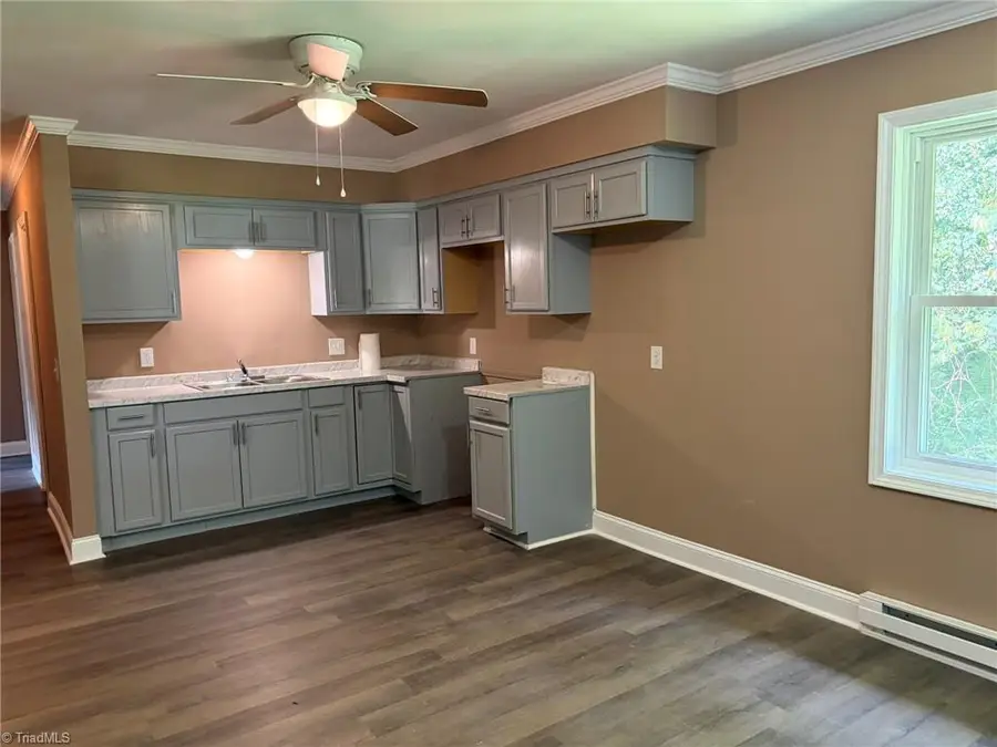 308 K Street, North Wilkesboro, NC 28659 - #3