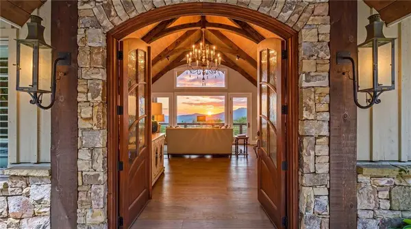 777 Green Hill Road, Blowing Rock, NC 28605